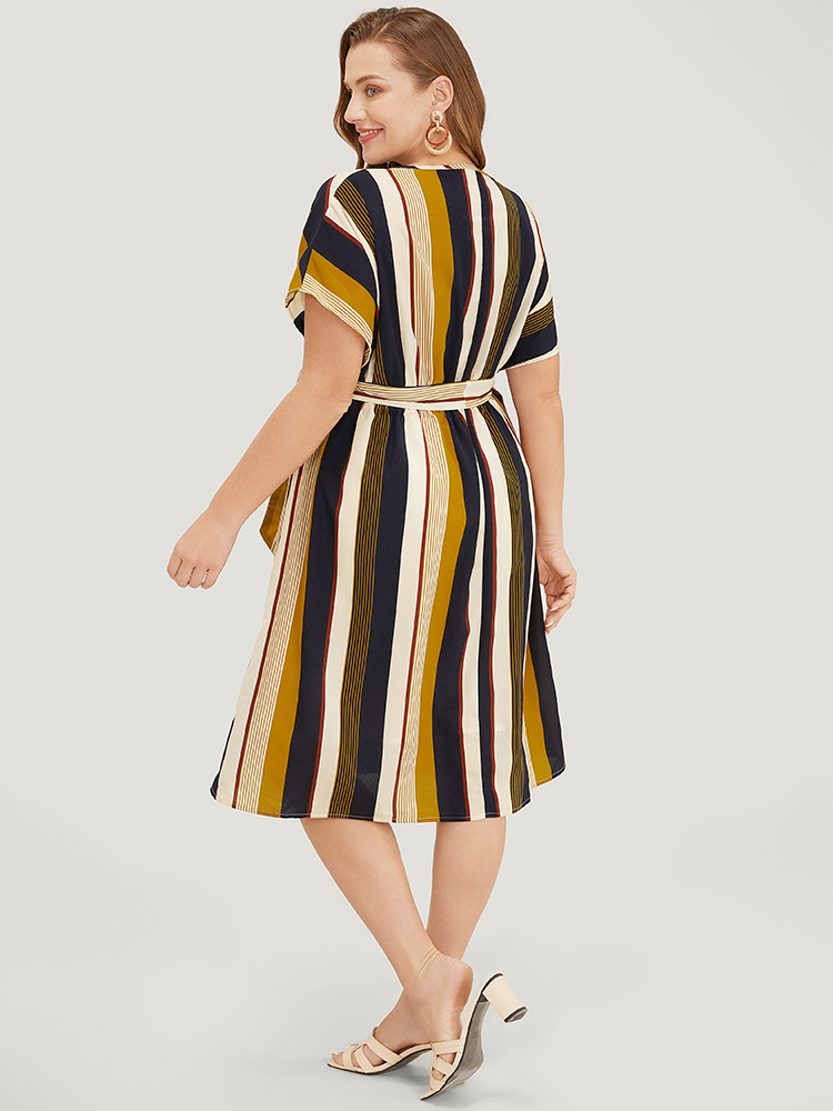 Plus Size Women Dailywear Striped Contrast Dolman Sleeve Short sleeve Round Neck Pocket Belt Vacation Dresses BloomChic 