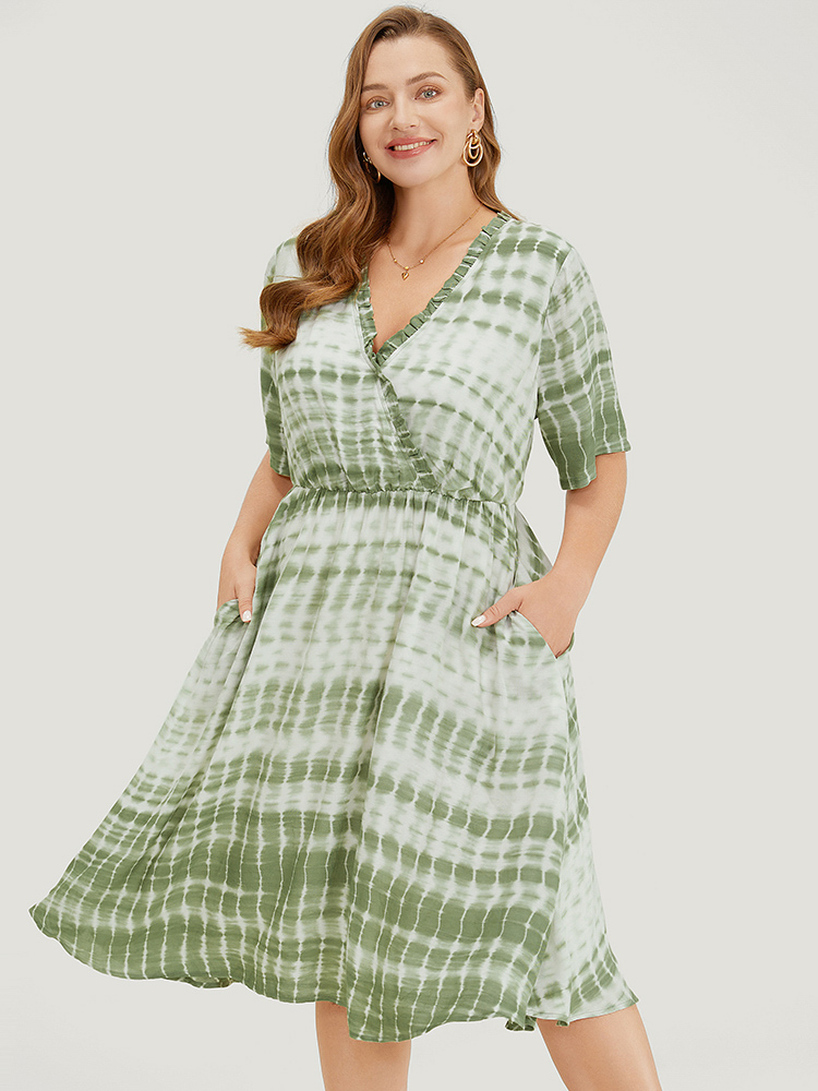 

Plus Size Tie Dye Surplice Neck Pocket Frill Trim Dress LightGreen Women Vacation Wrap V-neck Short sleeve Curvy Knee Dress BloomChic