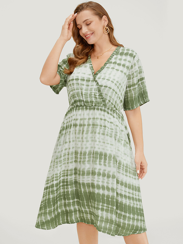 

Plus Size Tie Dye Surplice Neck Pocket Frill Trim Dress LightGreen Women Vacation Wrap V-neck Short sleeve Curvy Knee Dress BloomChic