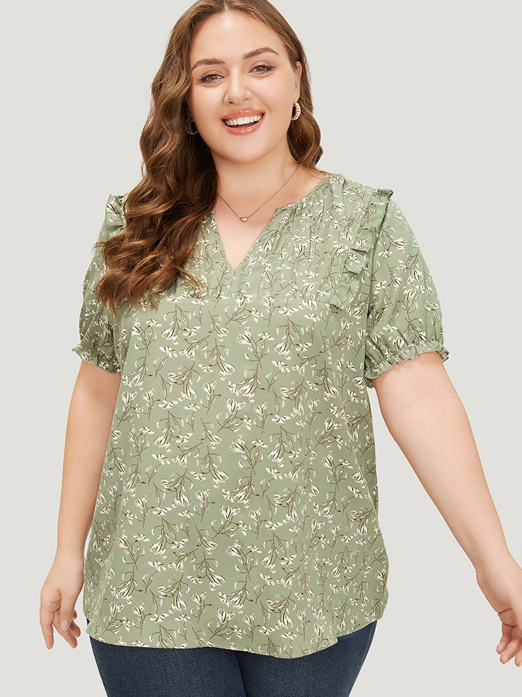 Plus Size Women Dailywear Ditsy Floral Ruffles Puff Sleeve Short sleeve Notched collar Party Blouses BloomChic 