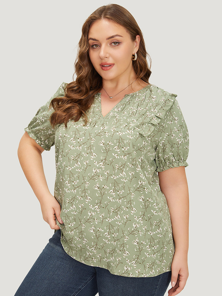 Plus Size Women Dailywear Ditsy Floral Ruffles Puff Sleeve Short sleeve Notched collar Party Blouses BloomChic 