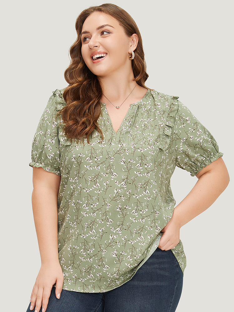 Plus Size Women Dailywear Ditsy Floral Ruffles Puff Sleeve Short sleeve Notched collar Party Blouses BloomChic 