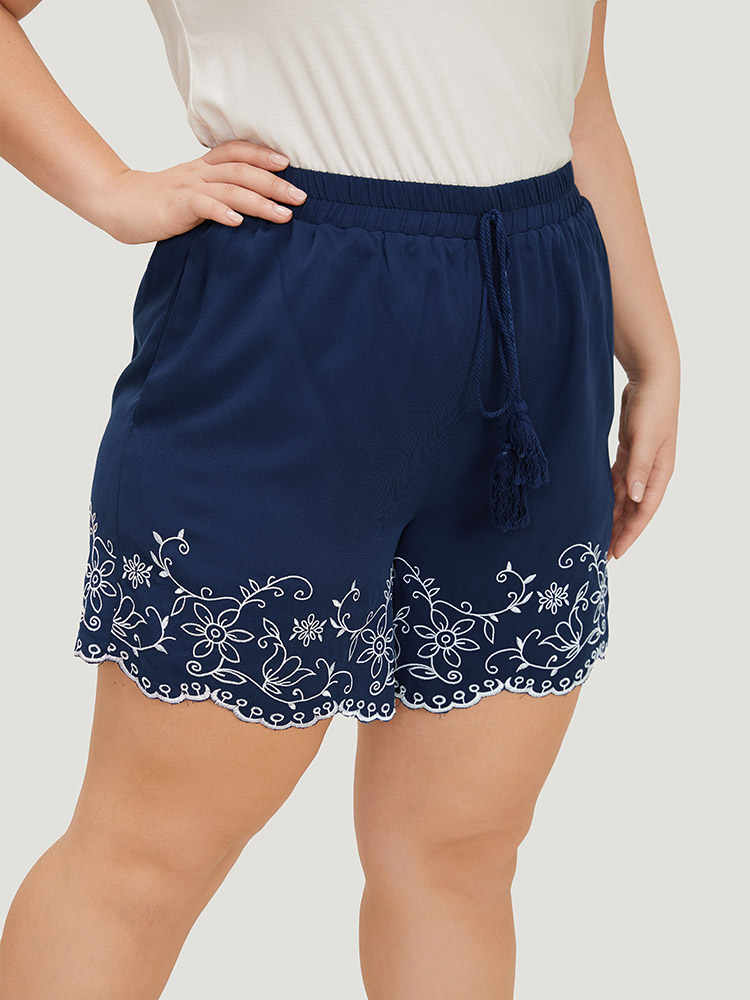 Plus Size Women Dailywear Plain Knotted High Rise Pocket Vacation Shorts BloomChic 