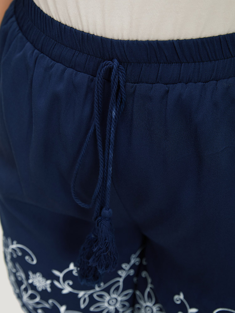 Plus Size Women Dailywear Plain Knotted High Rise Pocket Vacation Shorts BloomChic 