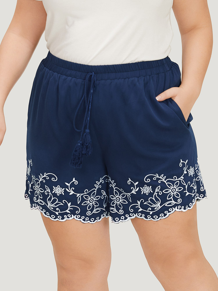 Plus Size Women Dailywear Plain Knotted High Rise Pocket Vacation Shorts BloomChic 