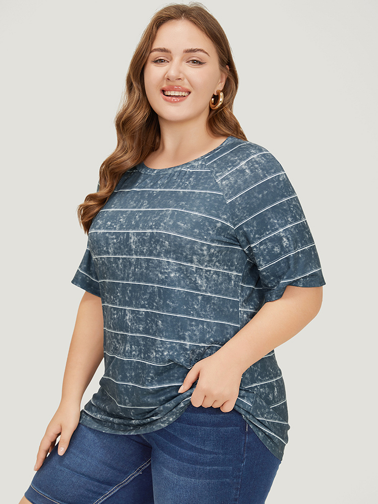 Plus Size Women Dailywear Striped Contrast Raglan sleeve Short sleeve Round Neck Casual T-shirts BloomChic 