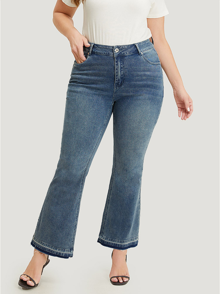 Plus Size Women Dailywear High stretch Flare Leg Medium Wash Casual Jeans BloomChic 