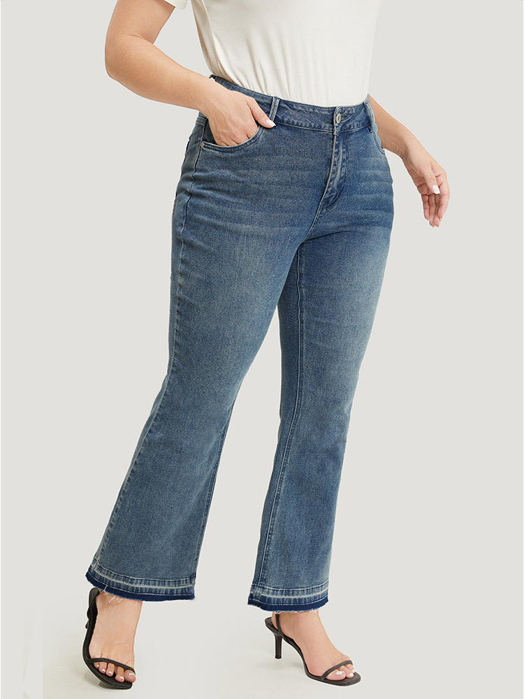 Plus Size Women Dailywear High stretch Flare Leg Medium Wash Casual Jeans BloomChic 