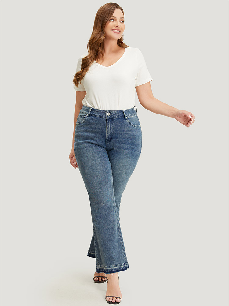 Plus Size Women Dailywear High stretch Flare Leg Medium Wash Casual Jeans BloomChic 