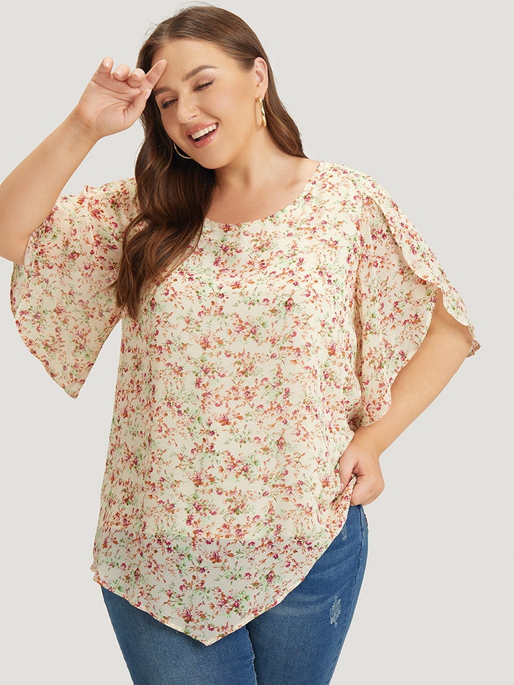 Plus Size Women Dailywear Ditsy Floral Slit Ruffle Sleeve Short sleeve Round Neck Elegant Blouses BloomChic 