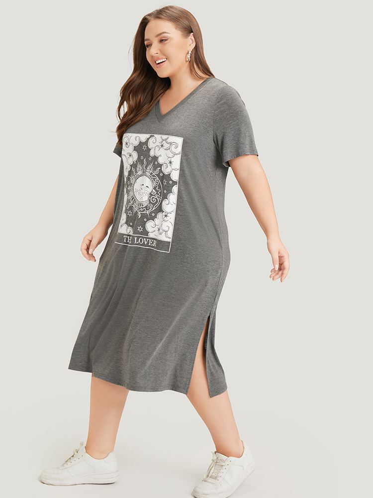 Plus Size Women Dailywear Tarot elements Pocket Regular Sleeve Short sleeve V-neck Pocket Casual Dresses BloomChic 
