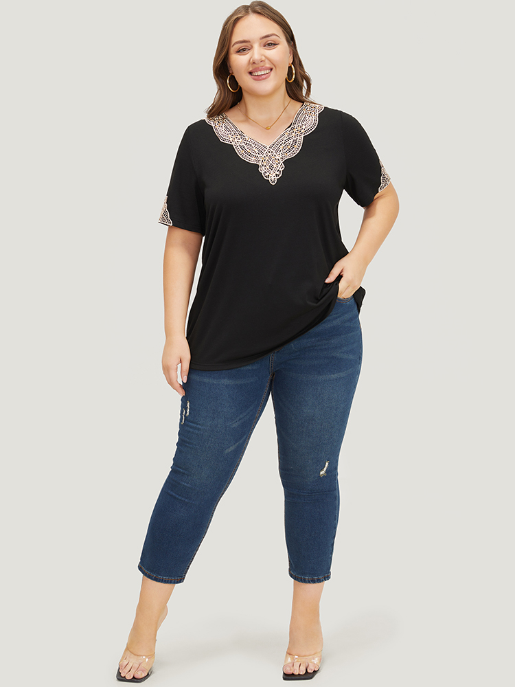 

Plus Size Plain Guipure Lace V Neck T-shirt Black V-neck Short sleeve Elegant Jersey Tops