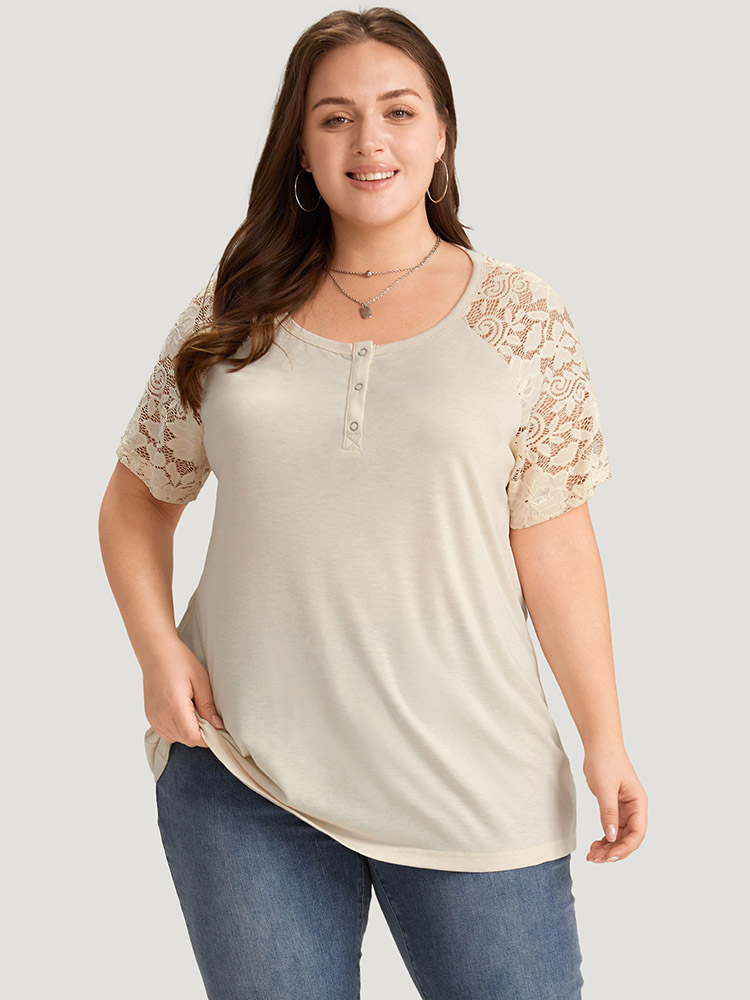 Plus Size Women Dailywear Plain Raglan sleeve Short sleeve Round Neck Elegant T-shirts BloomChic 