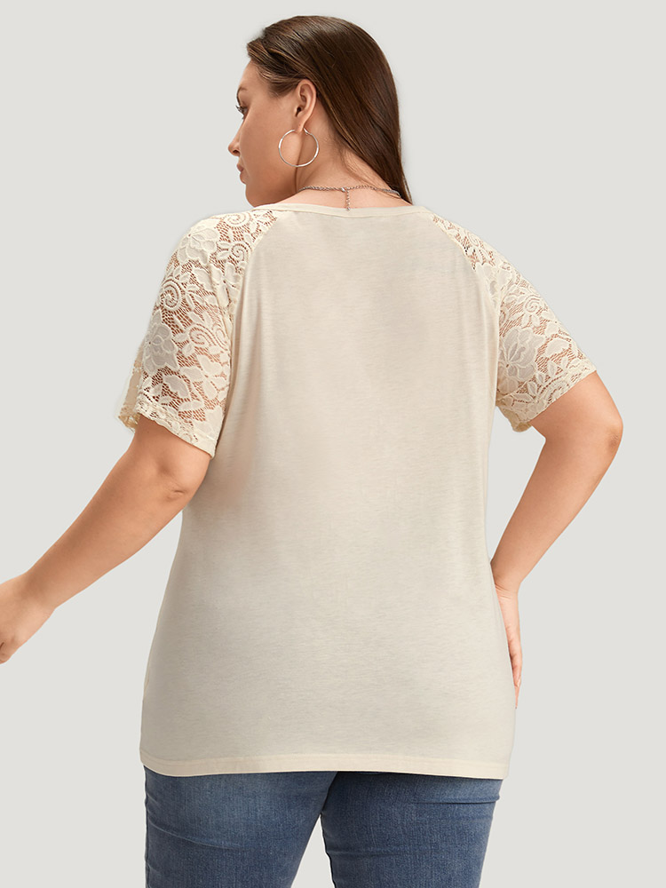 Plus Size Women Dailywear Plain Raglan sleeve Short sleeve Round Neck Elegant T-shirts BloomChic 