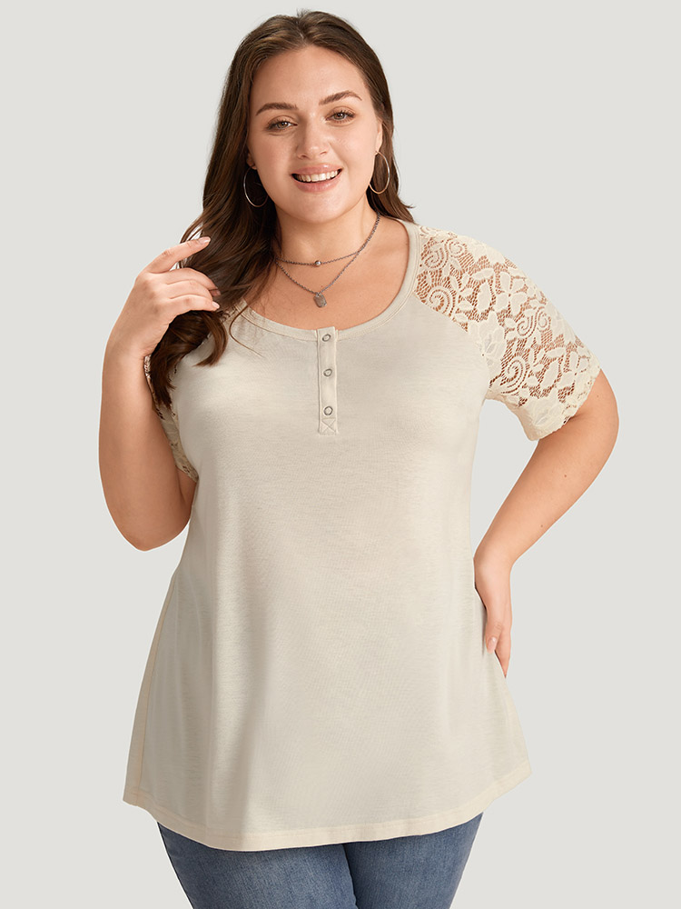 Plus Size Women Dailywear Plain Raglan sleeve Short sleeve Round Neck Elegant T-shirts BloomChic 