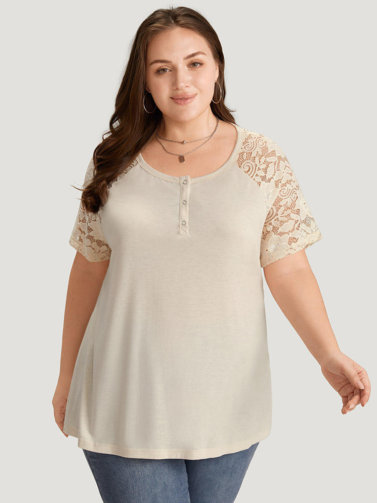 Plus Size Women Dailywear Plain Raglan sleeve Short sleeve Round Neck Elegant T-shirts BloomChic 