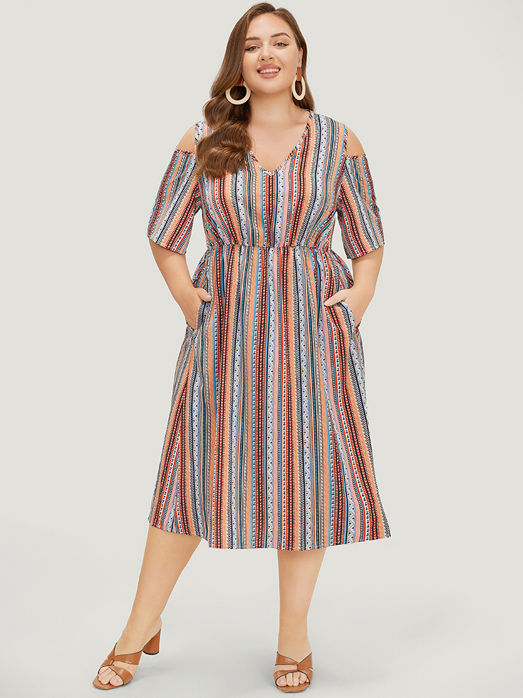 Plus Size Women Dailywear Striped Regular Sleeve Short sleeve V-neck Vacation Dresses BloomChic 