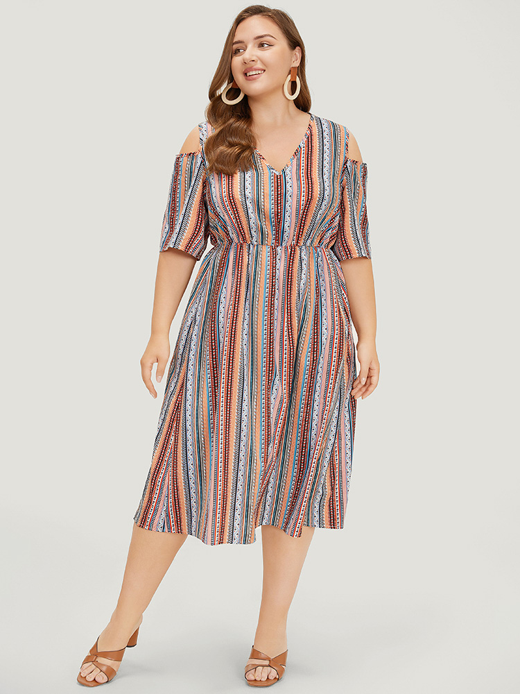 Plus Size Women Dailywear Striped Regular Sleeve Short sleeve V-neck Vacation Dresses BloomChic 