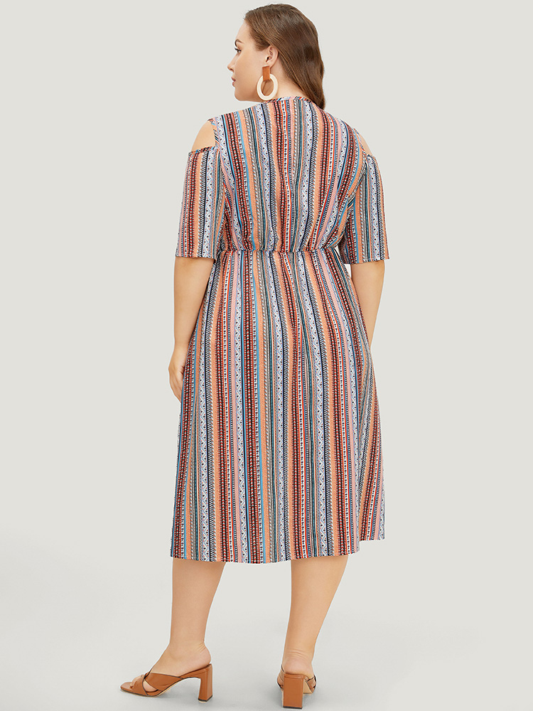 Plus Size Women Dailywear Striped Regular Sleeve Short sleeve V-neck Vacation Dresses BloomChic 