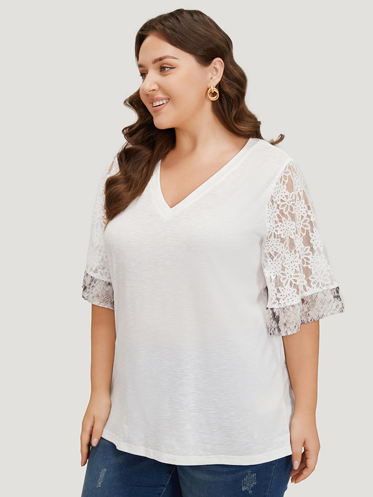 

Plus Size Plain Heather Mesh Lace Bell Sleeve T-shirt White V-neck Half Sleeve Elegant Jersey Tops