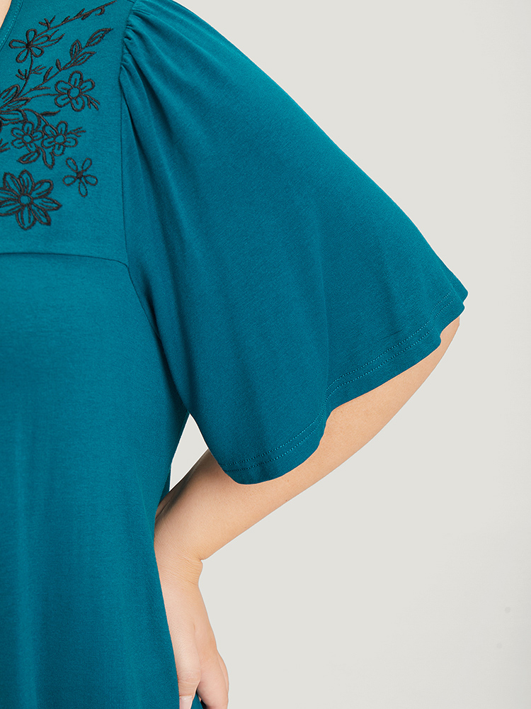 

Plus Size Supersoft Essentials Floral Embroidered Gathered Ruffle Sleeve T-shirt Cyan Women Elegant Embroidered Plain Round Neck Everyday T-shirts BloomChic