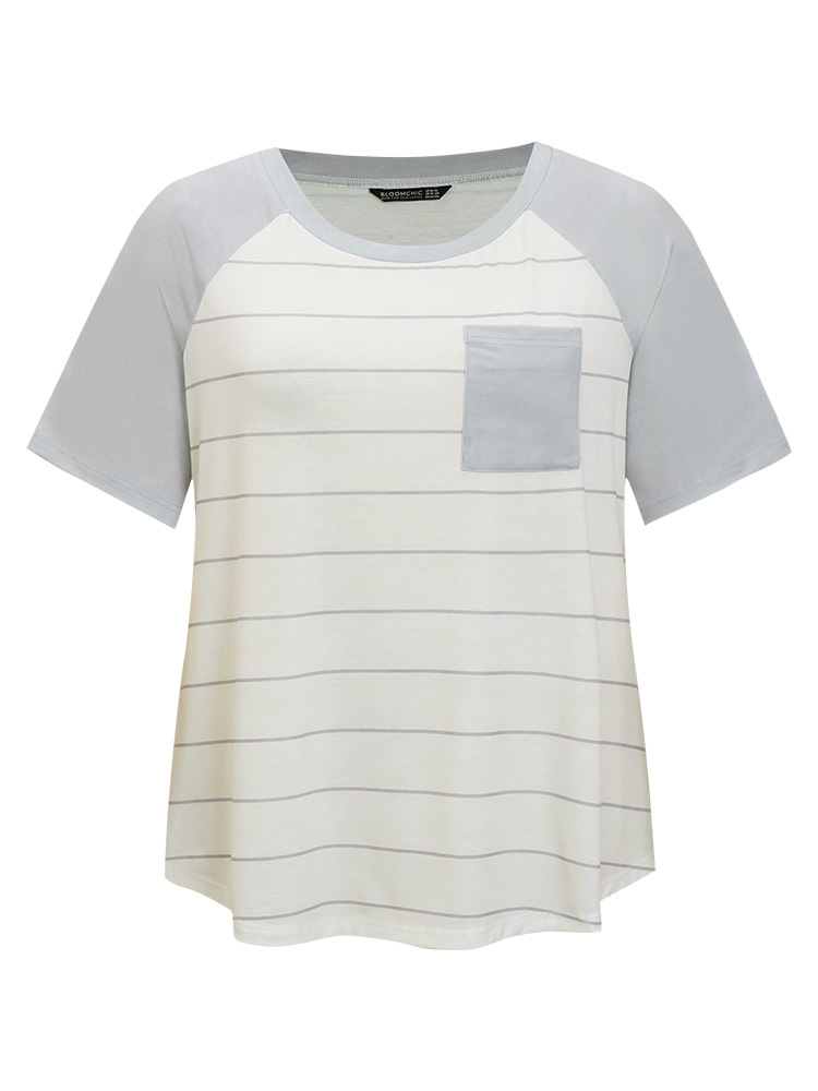 

Plus Size Striped Patched Pocket Raglan Sleeve T-shirt Gray Women Casual Striped Round Neck Dailywear T-shirts BloomChic