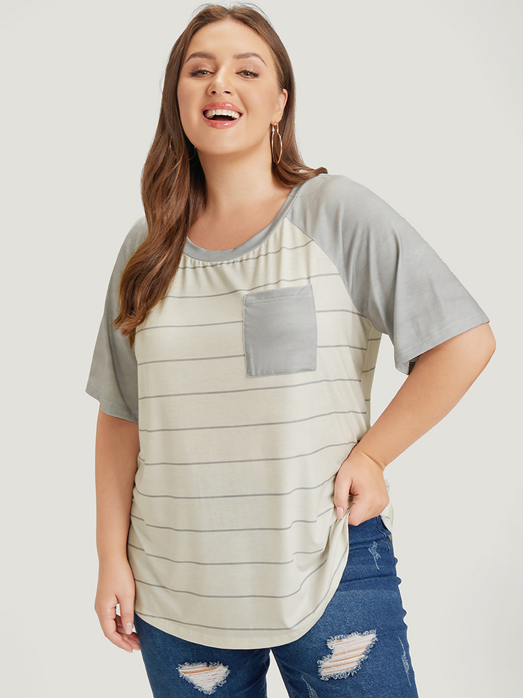Plus Size Women Dailywear Striped Raglan sleeve Short sleeve Round Neck Casual T-shirts BloomChic 