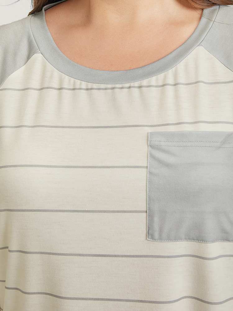 Plus Size Women Dailywear Striped Raglan sleeve Short sleeve Round Neck Casual T-shirts BloomChic 