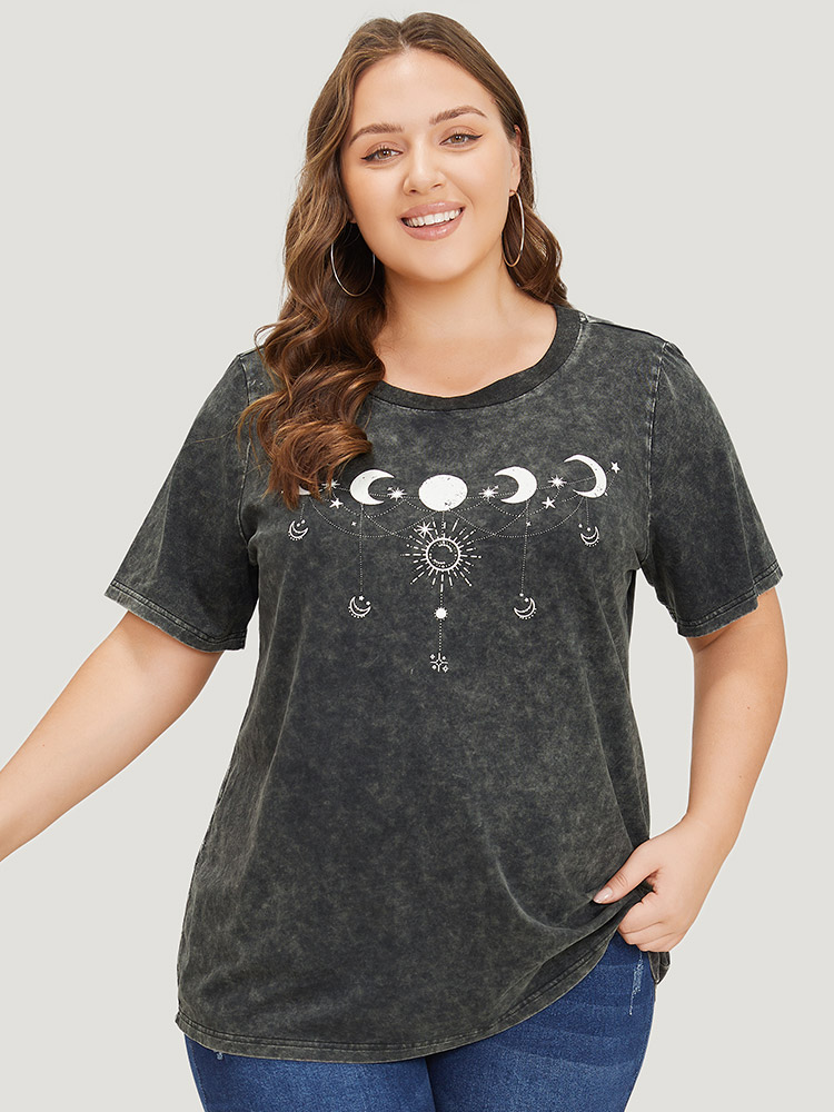 

Plus Size Moon & Star Print Vintage Graphic T-shirt Black Women Casual Art&design Round Neck Dailywear T-shirts BloomChic