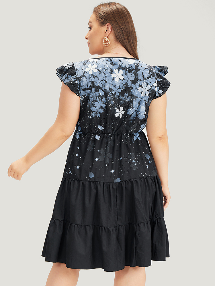 Plus Size Pixel Flower Pocket Cap Sleeve Layered Hem Dress BlackFlower Women Elegant Tiered V-neck Cap Sleeve Curvy Knee Dress BloomChic 30/6X 