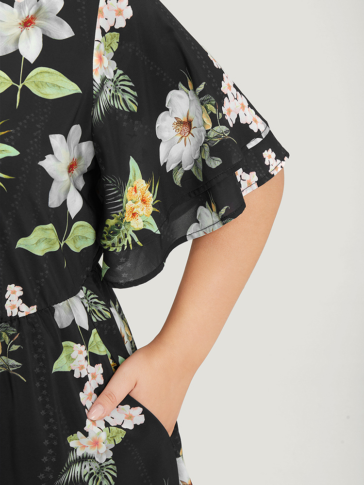 Plus Size Floral Print Ruffle Pocket Keyhole Round Neck Dress BlackFlower Women Elegant Keyhole V-neck Short sleeve Curvy Midi Dress BloomChic 12/L 