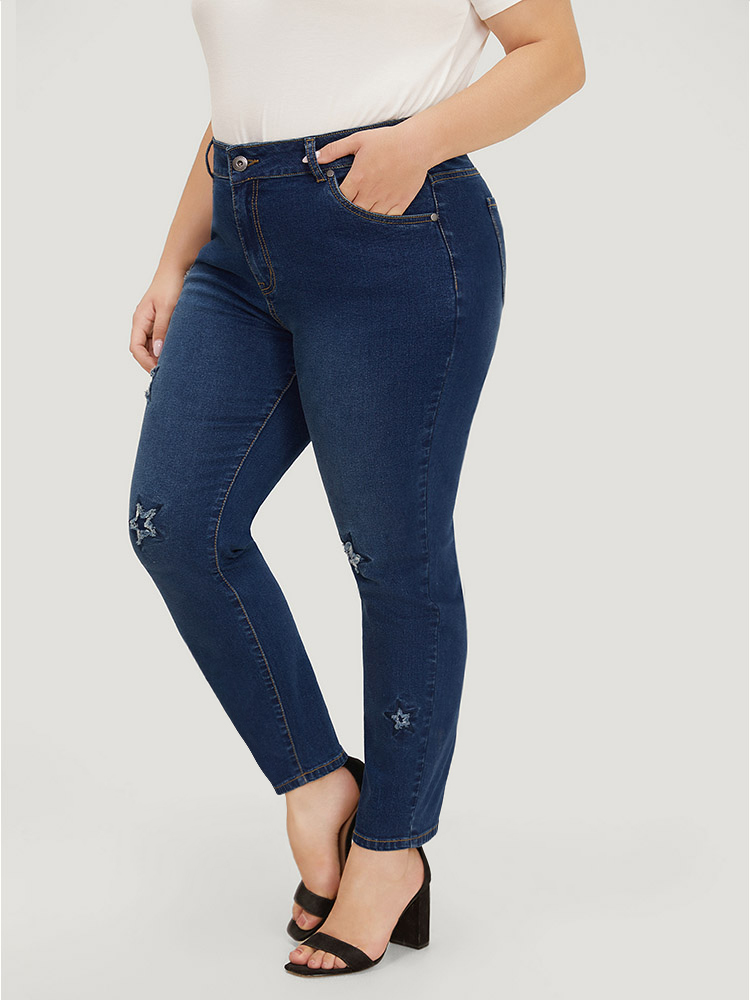 Plus Size Women Dailywear Embroidered High stretch Regular Medium Wash Casual Jeans BloomChic 