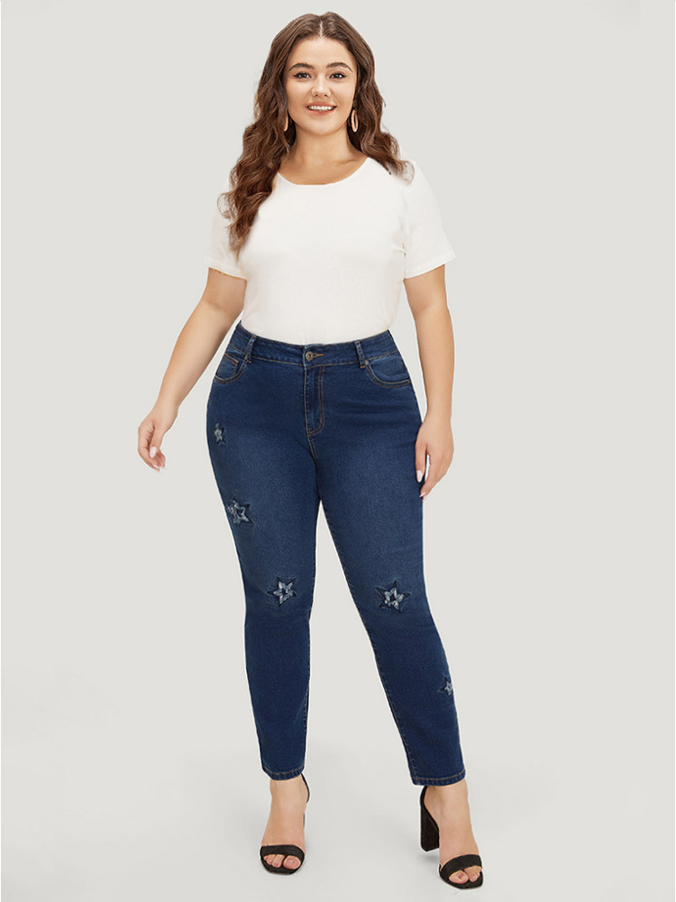 Plus Size Women Dailywear Embroidered High stretch Regular Medium Wash Casual Jeans BloomChic 