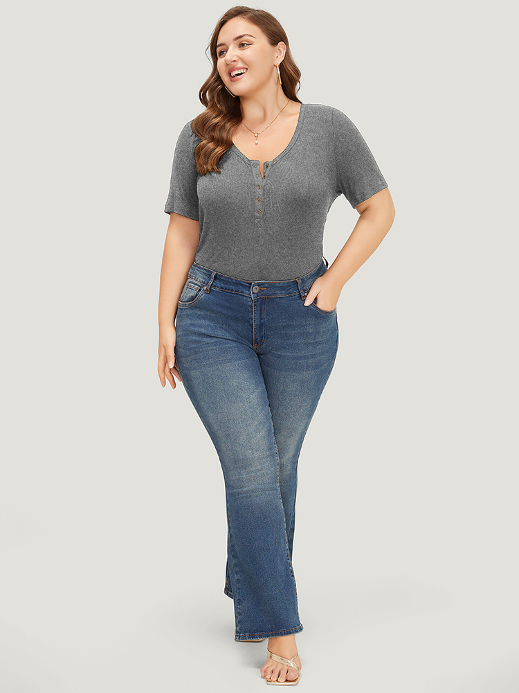 

Plus Size Plain Scoop Neck Button Through Rib Knit T-shirt Gray Women Casual Button Plain Scoop Neck Skinny Dailywear T-shirts BloomChic