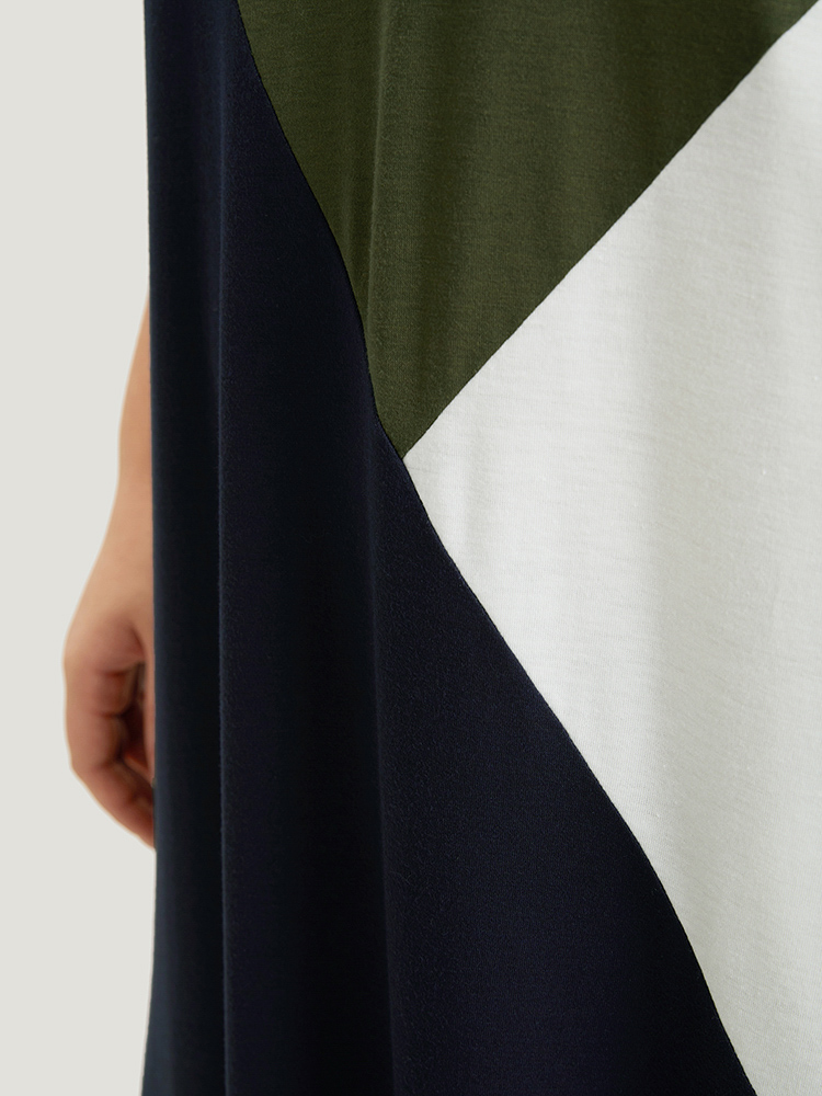 Plus Size Supersoft Essentials Colorblock Pocket Contrast Midi Dress Multicolor Women Casual Contrast Round Neck Short sleeve Curvy Midi Dress BloomChic 18-20/2X 