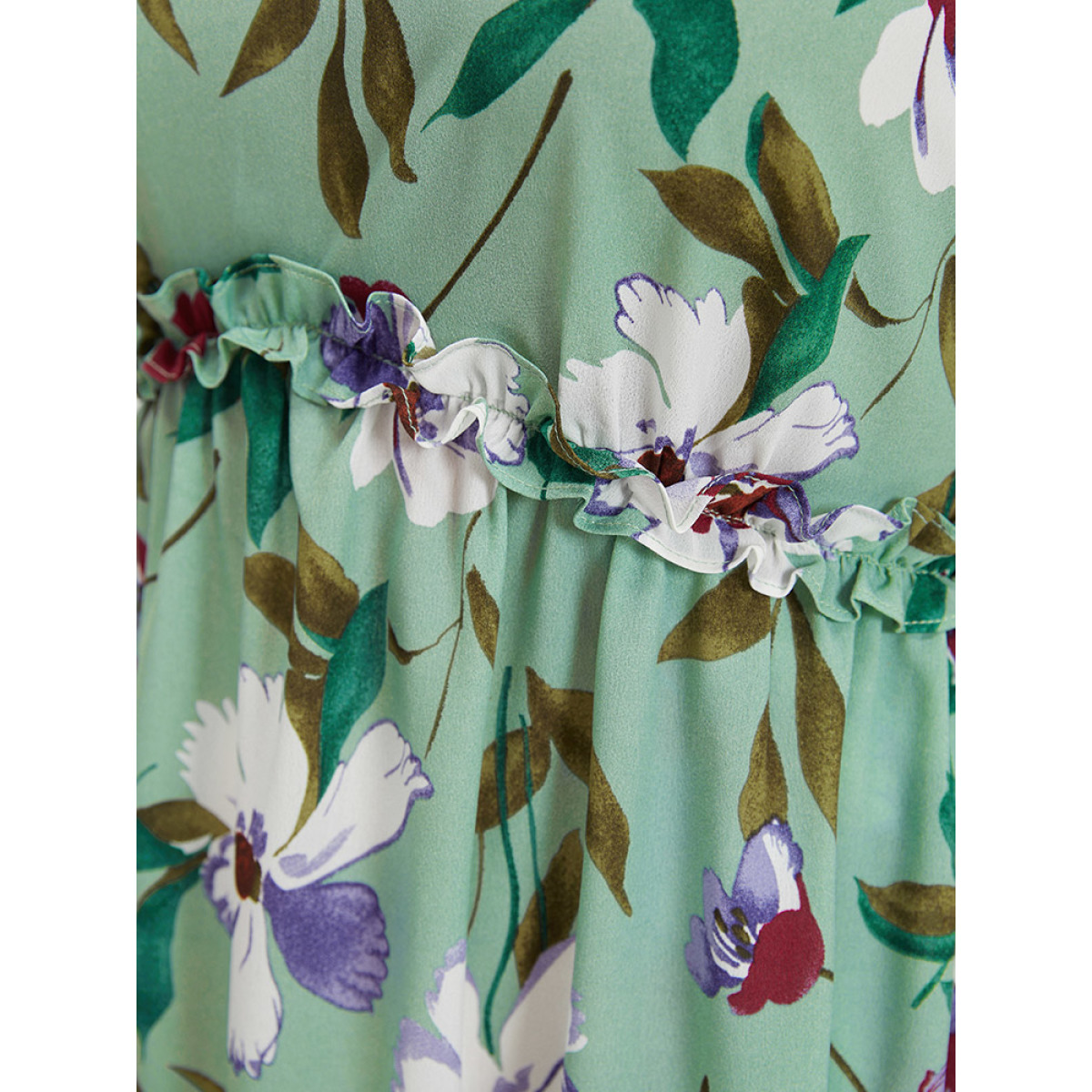 

Plus Size Floral Print Pocket Frill Trim Ruffle Layered Hem Dress Mint Women Gathered V-neck Short sleeve Curvy Midi Dress BloomChic