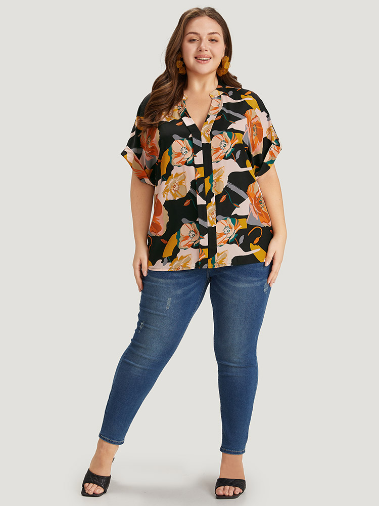 

Plus Size Multicolor Floral Print Notched Cuffed Sleeve Blouse Women Elegant Short sleeve Notched collar Dailywear Blouses BloomChic