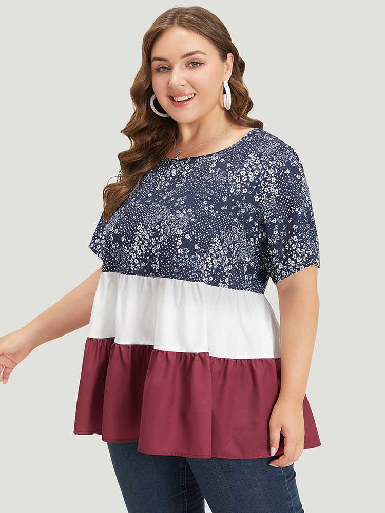 Plus Size Women Dailywear Moon and Star Contrast Regular Sleeve Short sleeve Round Neck Elegant Blouses BloomChic 
