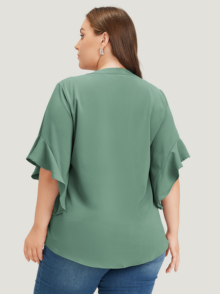 

Plus Size Emerald Anti-Wrinkle Plain Notched Flutter Sleeve Button Up Blouse Women Office Short sleeve Notched collar Work Blouses BloomChic