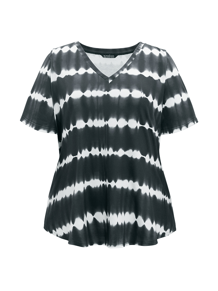 

Plus Size Striped Tie Dye Curved Hem T-shirt Black Women Casual Arc Hem Ombre V-neck Dailywear T-shirts BloomChic