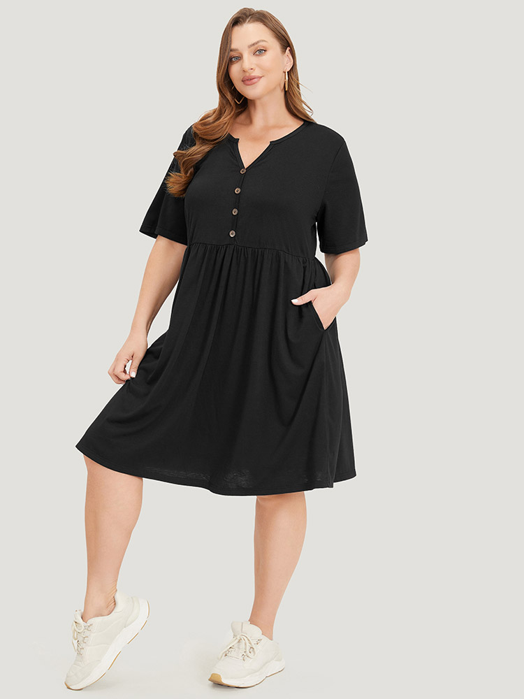 

Plus Size Solid Notched Pocket Flutter Hem Dress Black Women Casual Elastic Waist Notched collar Short sleeve Curvy Midi Dress BloomChic