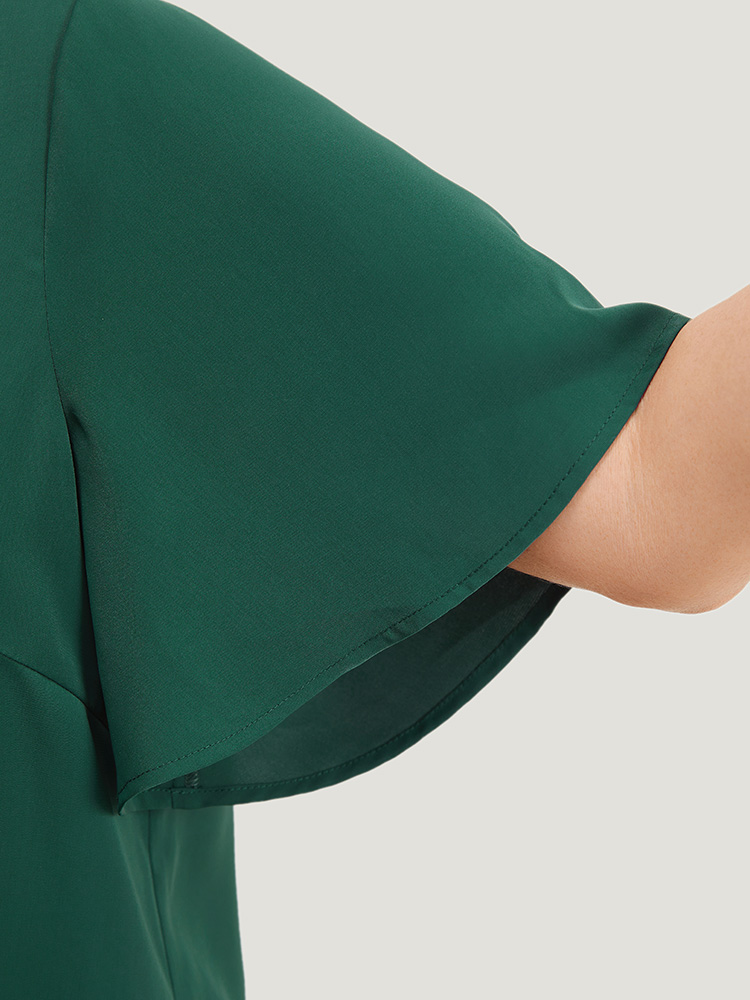 Plus Size Women Dailywear Plain Plain Ruffle Sleeve Short sleeve V-neck Elegant Blouses BloomChic 