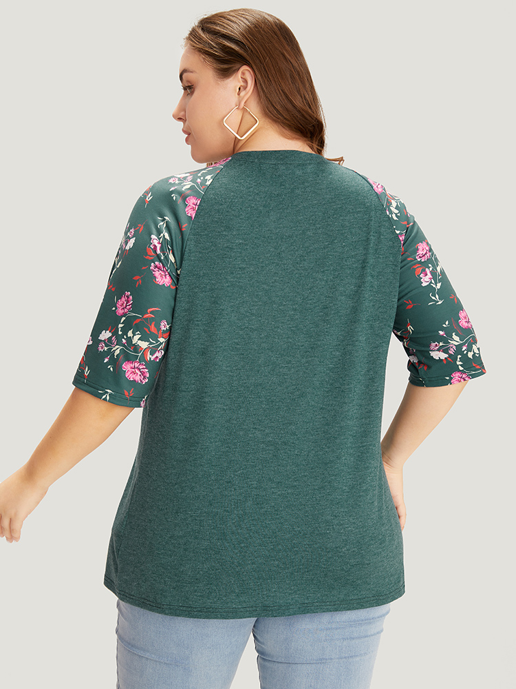 

Plus Size Floral Patchwork Raglan Sleeve T-shirt DarkGreen Women Elegant Patchwork Floral V-neck Work T-shirts BloomChic