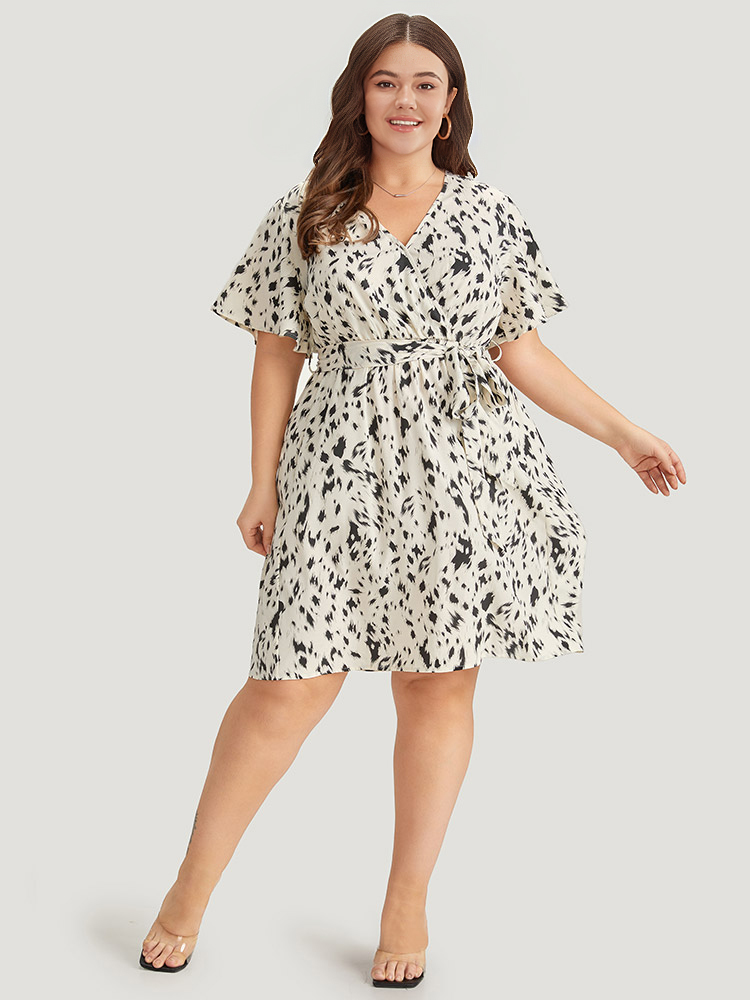 

Plus Size Leopard Print Belted Wrap Pocket Ruffle Sleeve Dress Beige Women Elegant V-neck Short sleeve Curvy Knee Dress BloomChic