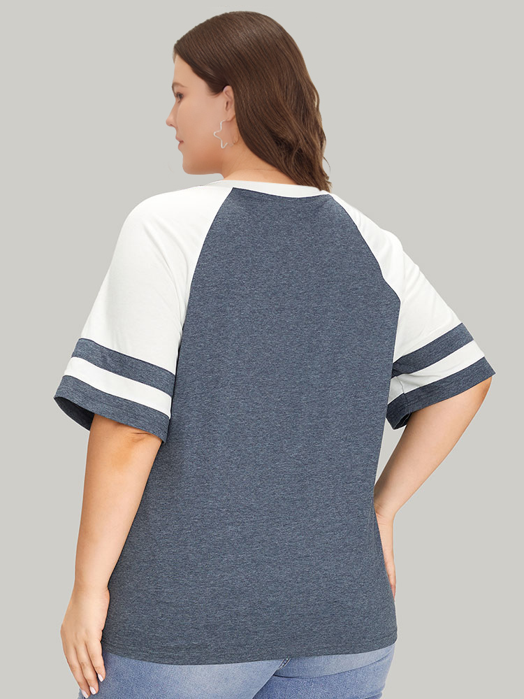 Plus Size Women Dailywear Letter Contrast Raglan sleeve Short sleeve V-neck Casual T-shirts BloomChic 