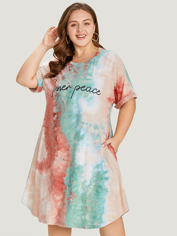 

Plus Size Letter Print Pocket Tie Dye Cuffed Sleeve Dress Multicolor Women Casual Printed Round Neck Short sleeve Curvy Midi Dress BloomChic