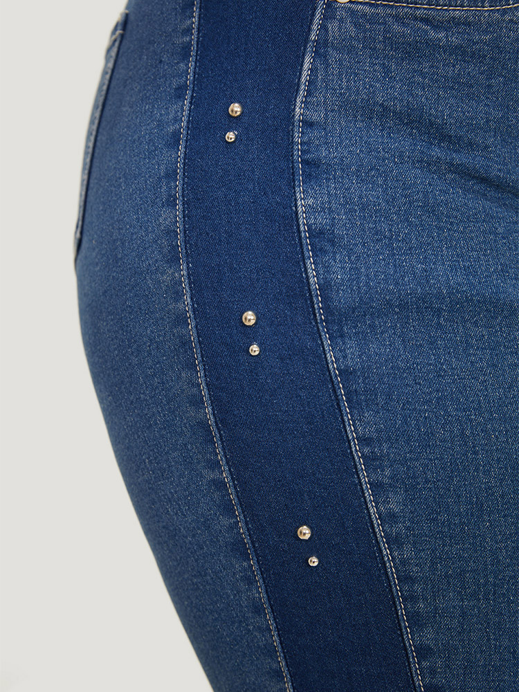 Plus Size Pearl Beaded Patchwork Medium Wash Jeans Women Indigo Casual Colorblock Beaded High stretch Pocket Jeans BloomChic 28/5X 