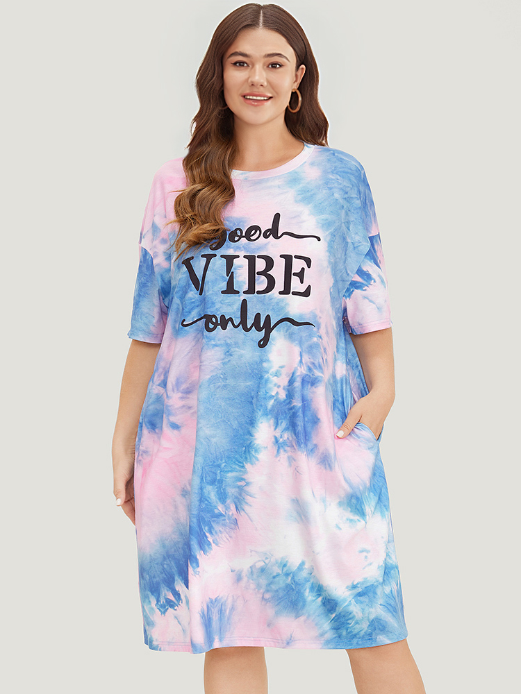 Plus Size Women Dailywear Letter Printed Regular Sleeve Short sleeve Round Neck Pocket Casual Dresses BloomChic 
