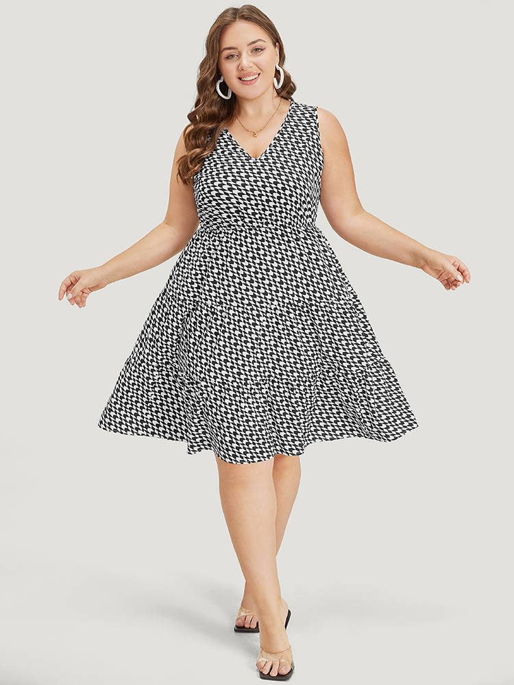 Plus Size Geometric Pocket V Neck Elastic Waist Sleeveless Dress Black Women Elegant V-neck Sleeveless Curvy Knee Dress BloomChic 22-24/3X 