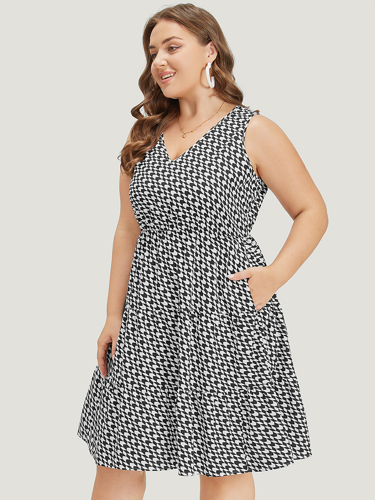 Plus Size Geometric Pocket V Neck Elastic Waist Sleeveless Dress Black Women Elegant V-neck Sleeveless Curvy Knee Dress BloomChic 22-24/3X 